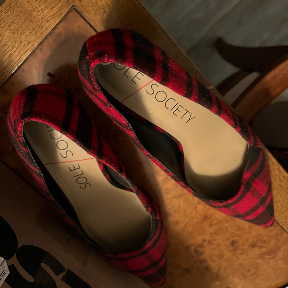 Sole Society pumps